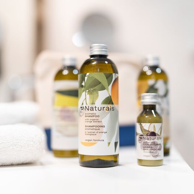 Auswahl an Wasch- und Duschpflegeprodukten